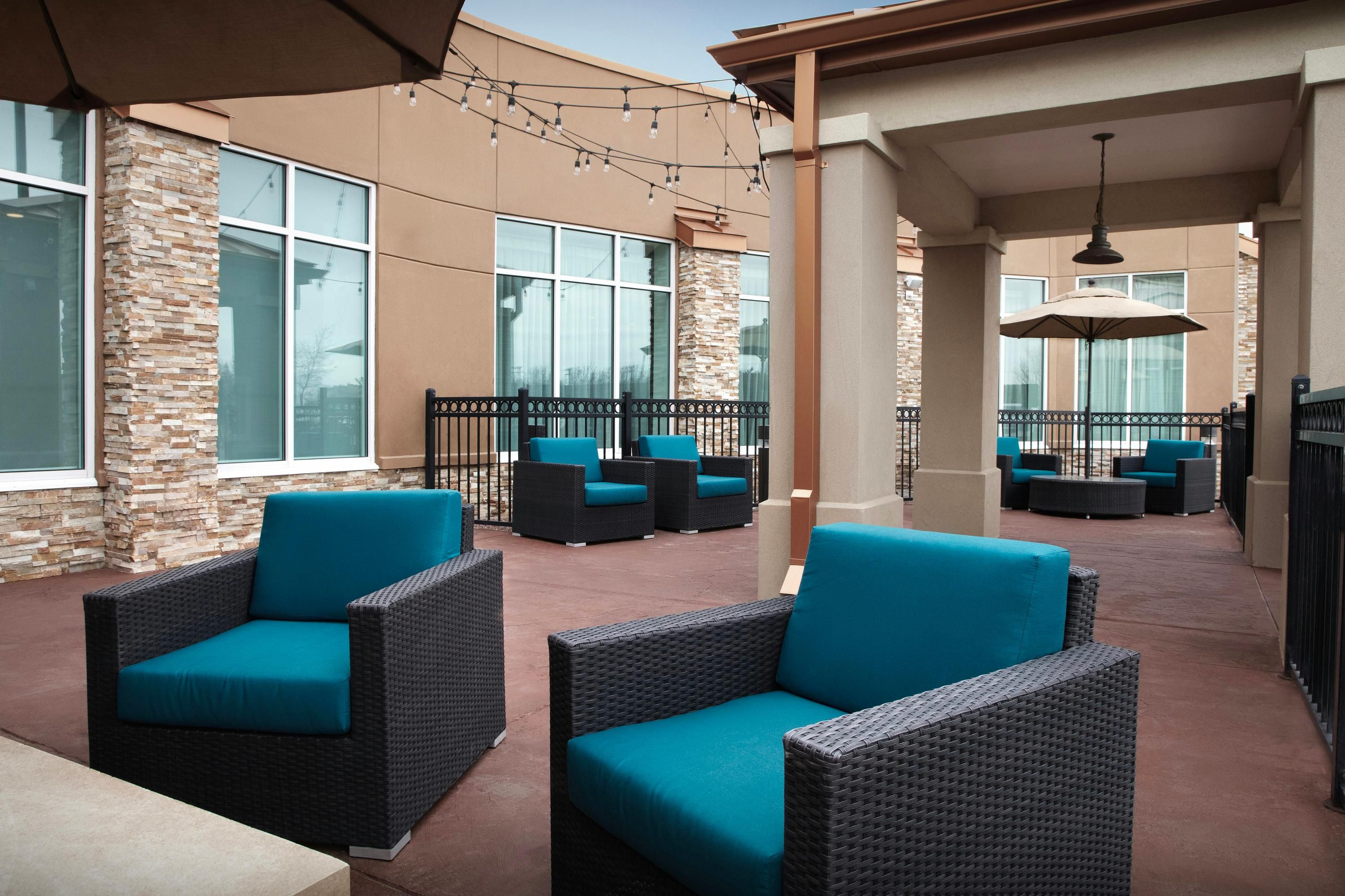 Hilton Garden Inn Gallup - גאלופ - פטיו