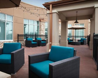 Hilton Garden Inn Gallup - גאלופ - פטיו