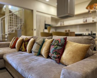 Kabira Country Club - קמפאלה - סלון