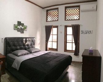 Muslim 1 Guest House - Bandung - Makuuhuone
