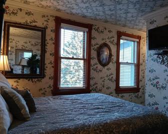 The Thayer - Annandale - Bedroom