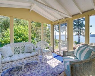 Cozy Langley Retreat Water Views And Bea - Langley - Sala de estar