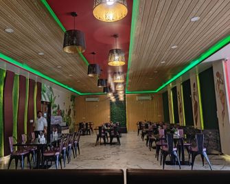 Arati Hotel and Restaurant Jalpaiguri - Jalpāiguri - Restaurant