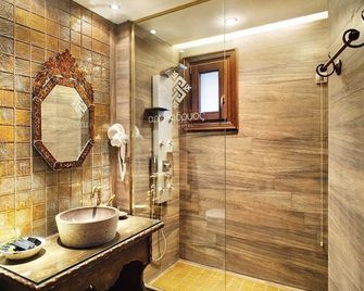 Aroma Dryos Spa & Eco Hotel - Metsovo - Ванна кімната