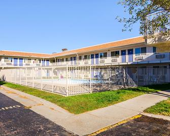 Motel 6 Mitchell - Mitchell - Building