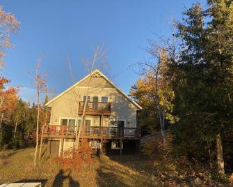 Lake Medora Loft near Copper Harbor - Copper Harbor - Edificio