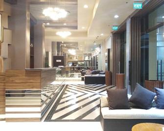 Lucky Room W/ Fiber Unlmtd Broadband+hd Cable+infinitypool - Cebu City - Vestíbul