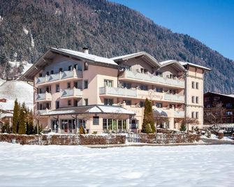 Hotel & Appartements Alpenresidenz Viktoria - Neustift im Stubaital - Gebäude