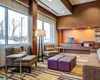 Fairfield Inn & Suites by Marriott Springfield Holyoke - Holyoke - Lounge