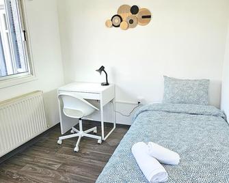 The Lemon Tree Hostel - Larnaca - Bedroom