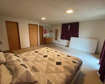 Charming 1-bedroom in a house, great for sleeping and resting only. - Omak - Habitación