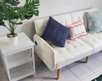 Tropical Paradise - Bridgetown - Living room