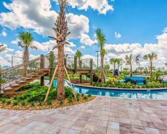 Luxury home, private pool, themed bedrooms, prime location - Kissimmee - Piscina