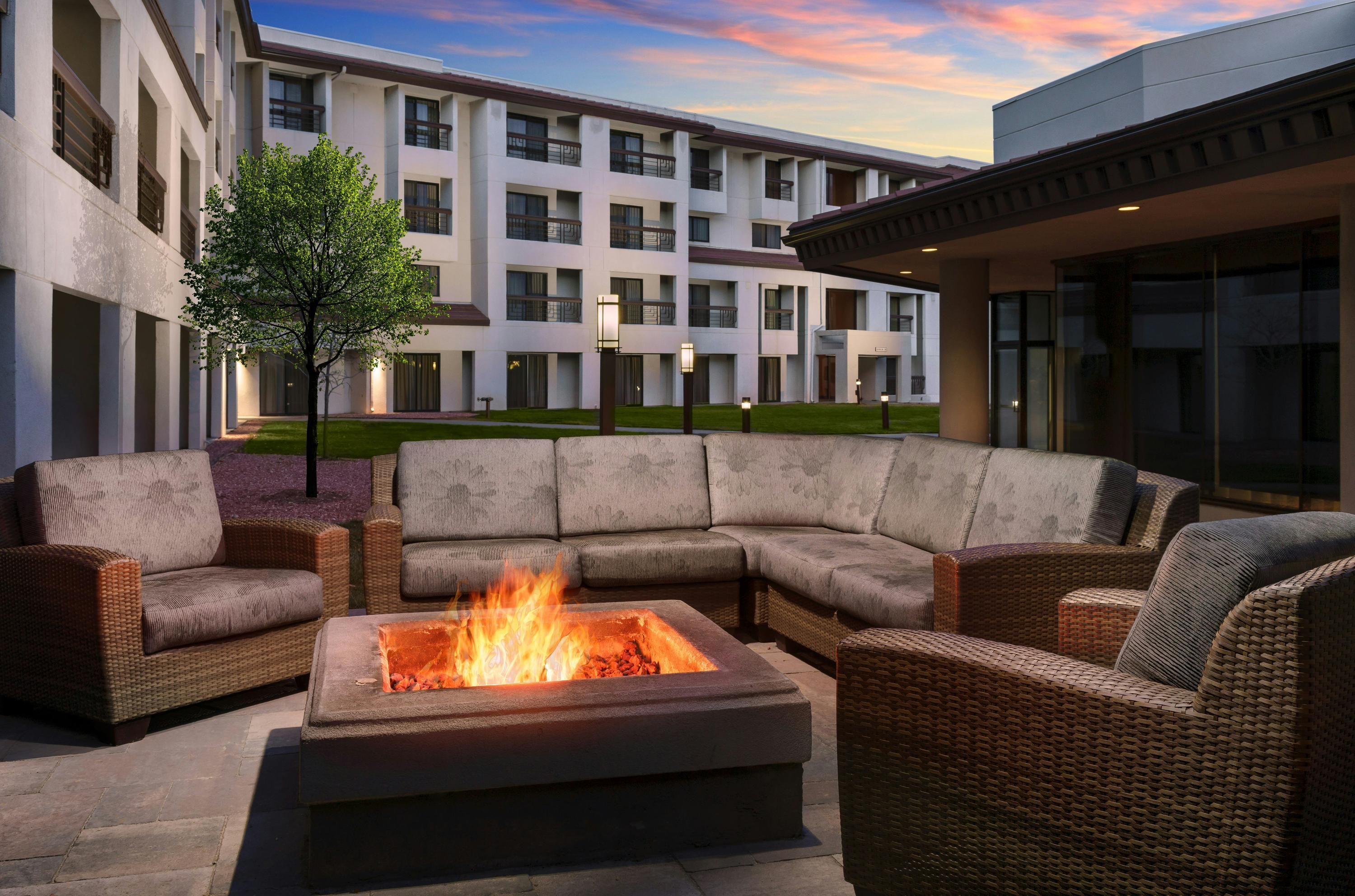 Doubletree By Hilton Colorado Springs - Colorado Springs - Patio