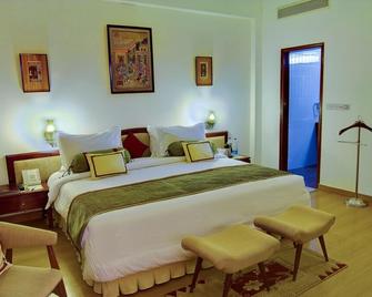 Hotel Clarks Shiraz - Агра