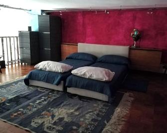 Costumbrismo Caffe' - רומא - חדר שינה