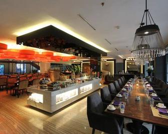 블루 스카이 호텔 발릭파판 - 발릭파판 - 레스토랑