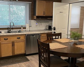 1 Bedrooms 1 Bath apartment in a very nice and quiet neighborhood - Hickory - Keuken