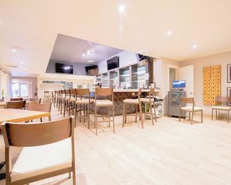 Royal Plaza Inn - Indio - Restaurant