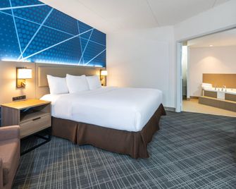 Comfort Inn & Suites - Barrie - Makuuhuone