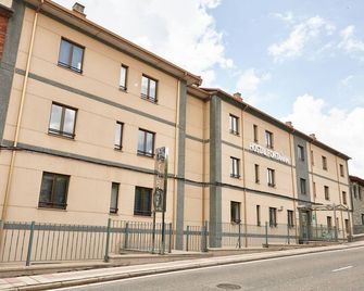 Hostal Fontañan - La Pola de Gordón - Gebäude