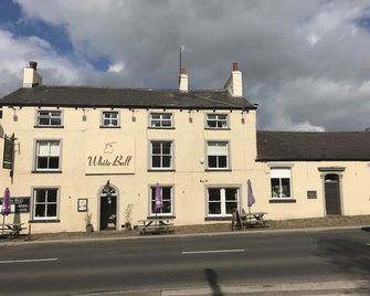 The White Bull - Clitheroe - Building
