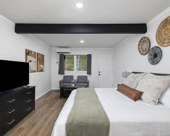 The Lofts on Indian Point - Near Silver Dollar City - Branson - Bedroom