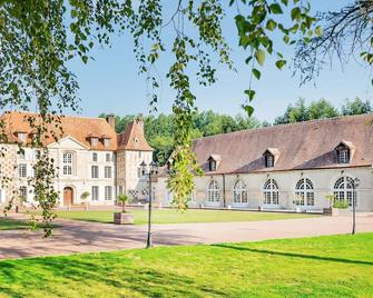 Mathilde's room at Château d'Hermival - Hermival-les-Vaux - Edificio