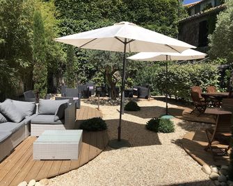 Hotel Du Pont Vieux - Carcasona - Patio