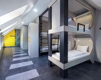 The Hive Party Hostel - Budapest - Bedroom