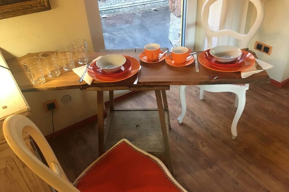 fast (5 G) internet for free in apartment 0.5 for two! - Darmstadt - Yemek odası