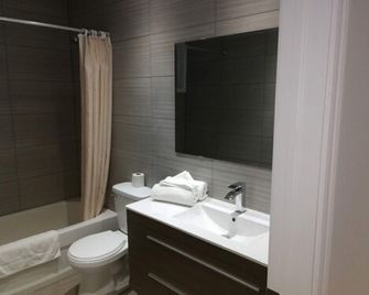 Motel Chez Nous - Laval - Casa de banho