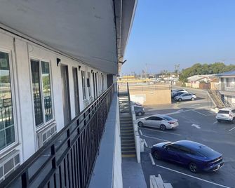 Big 7 Motel Chula Vista I-5 - Chula Vista - Balcony