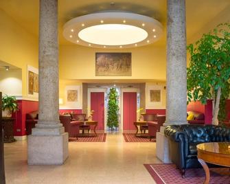 Hotel Gran Duca DI York - Milà - Vestíbul