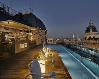 فندق أوهلا برشلونة - برشلونة - حوض السباحة