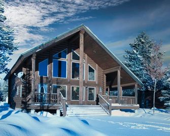 Moose Tracks Cabin at Ponds Lodge Cabin 33 - Island Park - Building