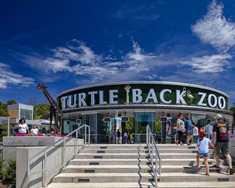Fun Family getaway - NYC & NWK w free parking - Hillside