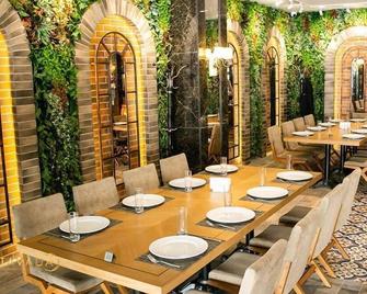 Theatrum Hotel Baku - Baku - Restaurant