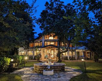 Blue Book at Gethia - Nainital - Building