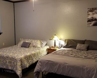 Becker's Private Studio 2 Queen Beds, 1 Futon with a Great Back Yard! - اوبورن (نيويورك) - غرفة نوم