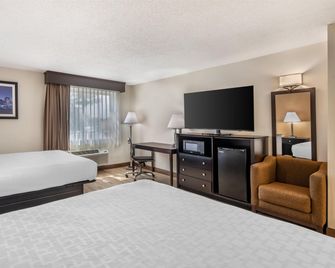 Best Western Des Plaines Inn - Des Plaines - Bedroom