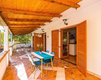 One bedroom apartment with terrace Mandre, Pag (A-24492-b) - Kolan - Patio