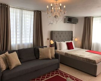 Chandelier 201 - Ponce - Bedroom