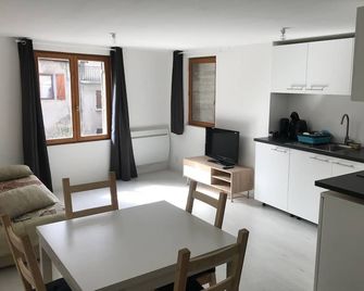 Bora Bora apartment on Lake Serre-Ponçon - Crots - Dining room