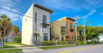 Affordable Modern Luxury - 2 Bd / 2 Baths In Ybor City - Tampa - Bygning