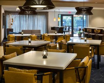 كورت يارد بافالو أمهيرست/يونيفيرسيتي - بوفالو - مطعم