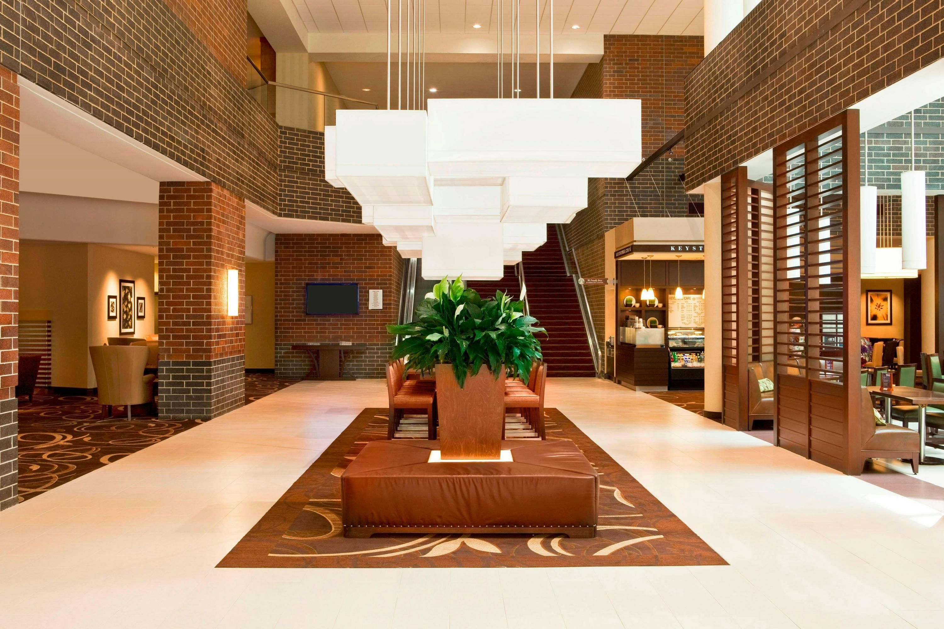 Sheraton Indianapolis Hotel at Keystone Crossing thumbnail 3