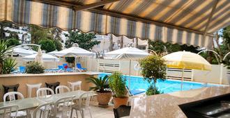 San Remo Hotel - Larnaka - Basen
