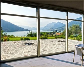 Vela di Soleville camere con e senza vista lago con ristorante & pizzeria - Sale Marasino - Balcony