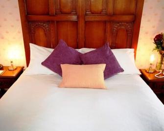 Castle Hotel - Neath - Schlafzimmer